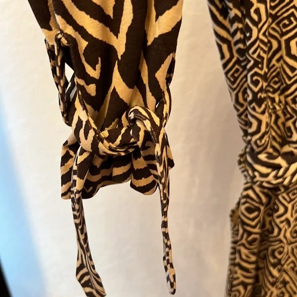 Diane Von Furstenberg Vintage Heracles Silk Wrap Dress - Picture 6 of 6